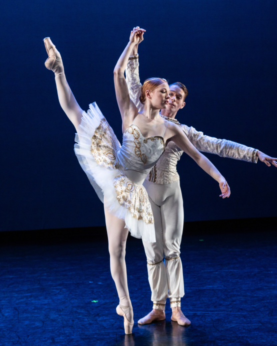 Two dancers in Encore