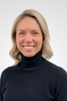 Christine Duback Headshot