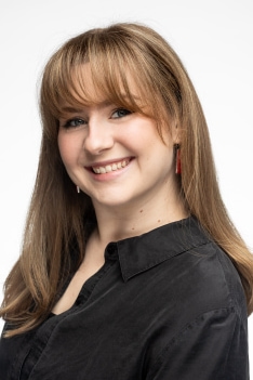 Natalie Dellutri Headshot