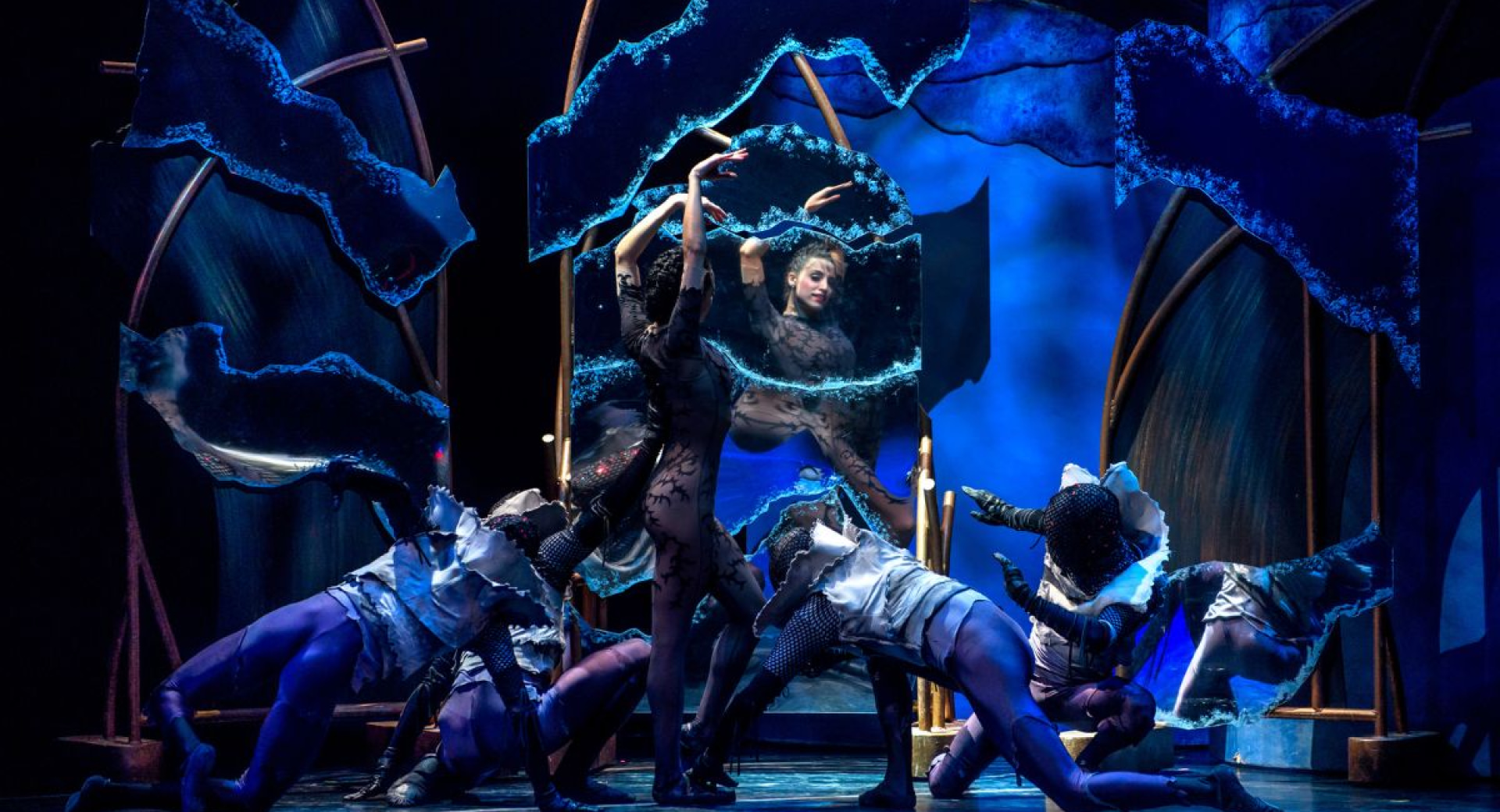 Milwaukee Ballet Opens Season with Michael Pink's 'Mirror Mirror'