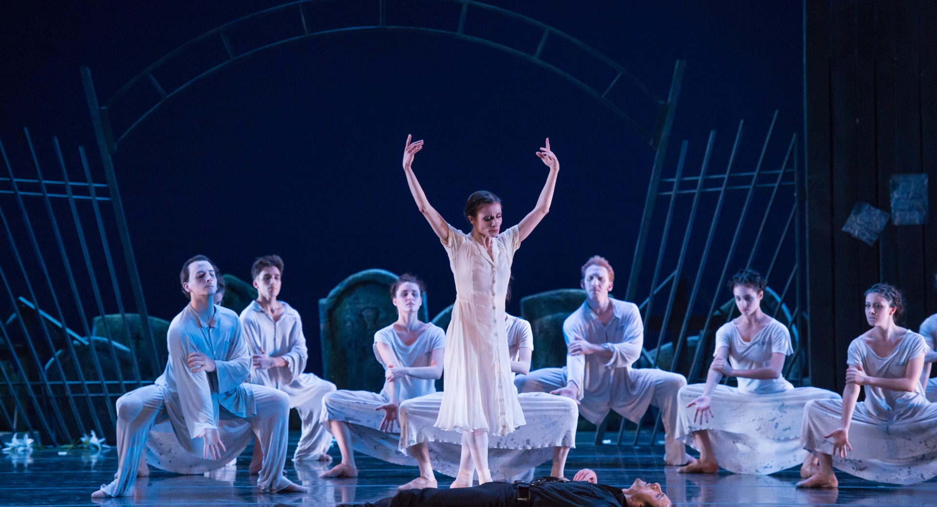 Milwaukee Ballet Presents Haunting 